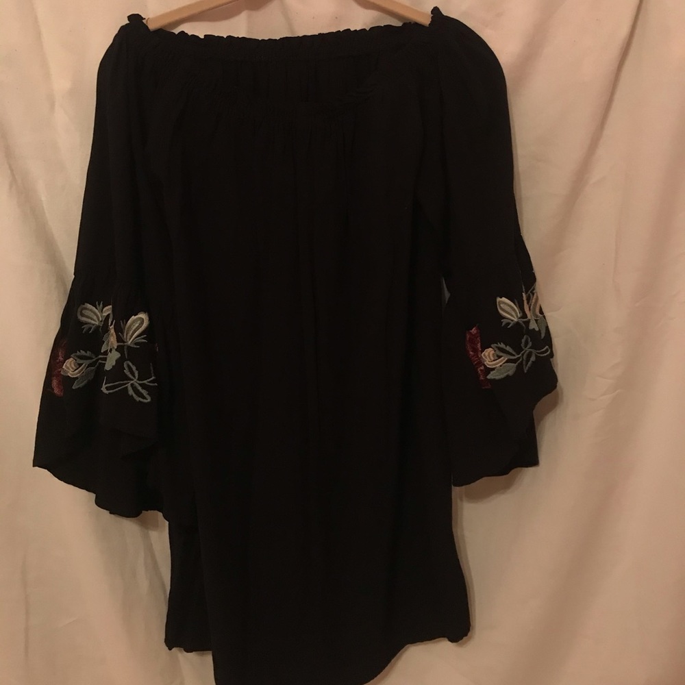 Dress-off the shoulder